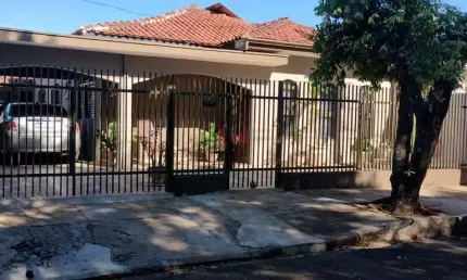 Casa para Venda em Presidente Prudente, Jardim Santana, 3 dormitórios, 3 banheiros, 4 vagas
