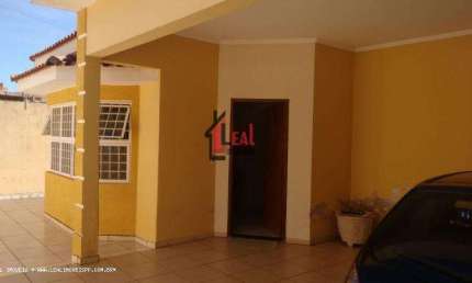 Casa para Venda em Presidente Prudente, SÃO LUCAS, 2 dormitórios, 1 suíte, 3 banheiros, 3 vagas