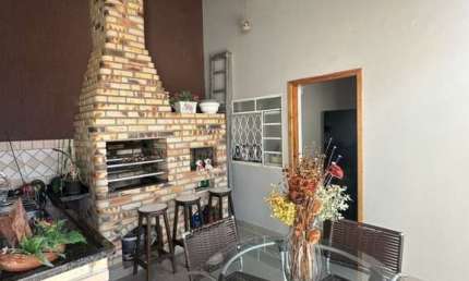 Casa para Venda em Presidente Prudente, CENTRO, 3 dormitórios, 1 suíte, 5 banheiros, 1 vaga