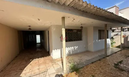 Casa para Venda em Presidente Prudente, AVIAÇÃO, 3 dormitórios, 1 suíte, 3 banheiros, 2 vagas