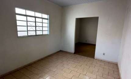 Casa para Locação em Presidente Prudente, AVIAÇÃO, 2 dormitórios, 1 banheiro, 1 vaga