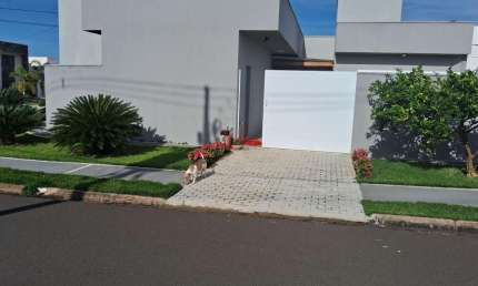 Casa em Condomínio para Venda em Álvares Machado, CONDOMINIO RESIDENCIAL IZABEL MIZOBE, 3 dormitórios, 1 suíte, 3 banheiros, 2 vagas