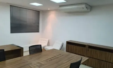 Ponto comercial com 6 salas para alugar na Praça Maciel Pinheiro, 100, Boa Vista, Recife