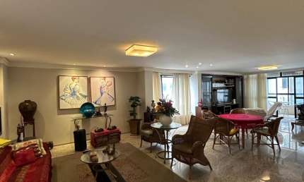 Vendo apartamento próximo a praia na Rua dos Navegantes