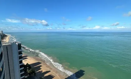 Alugo apartamento no Edifício Castelinho na avenida Boa Viagem