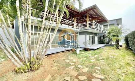 Oportunidade! Linda casa 4 dorms, 2 suítes e 4 vagas pertinho da Raposo com 400m²