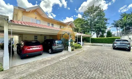 Casa Villagio di Lucca, com 3 quartos e suíte, impecável, lareira, churrasqueira, bar e home office!