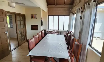 CASA FRENTE MAR COM 9 DORMITÓRIOS EM FLORIANÓPOLIS A VENDA R$ 4.200.000,00
