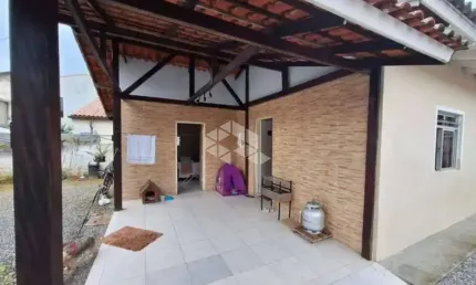 CASA COM 03 DORMITÓRIOS/QUARTOS NO BAIRRO BARRA DO ARIRIU -  PALHOÇA A VENDA POR R$ 350.000,00