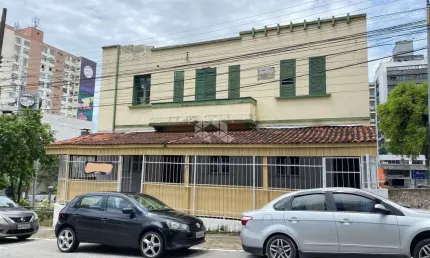 CASA COMERCIAL NO CENTRO - FLORIANÓPOLIS A VENDA POR R$ 2.500.000