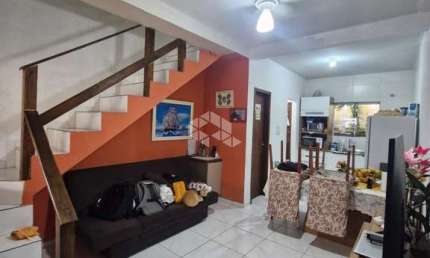 Casa Sobrado à Venda - 2 Quartos | Garagem Privativa | Florianópolis - Bairro Muquém R$260.000,00