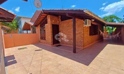 2 CASAS INDEPENDENTES EM UM TERRENO DE 540 m² A VENDA  NA BARRA DA LAGOA