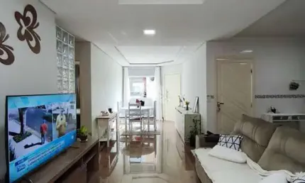 Sobrado com 3 Dormitórios e Suíte no bairro Ingleses com Localização Privilegiada!