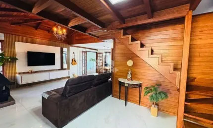Sobrado com piscina e 3 dormitórios sendo 1 suíte master com closet e sacada  130 m² a venda no ingleses r$ 980.000,00