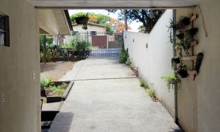 Casa com 3 quartos para alugar na Rua Catulo Da Paixão Cerarense, 81, Jardim Naipi, Foz do Iguaçu