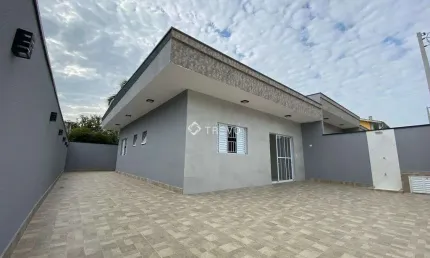 Casa à Venda com 2 quartos, 2 banheiros, 2 vagas e 63m² por R$ 590.000