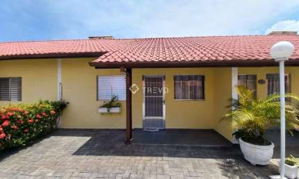 CASA EM VILLAGIO À VENDA 2 DOMITÓRIOS, 2 BANHEIROS, 2 VAGAS EM BERTIOGA/SP