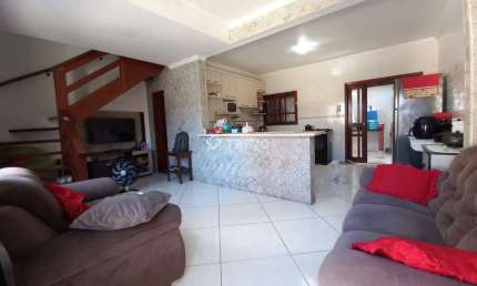 CASA EM VILLAGIO À VENDA 3 DORM, 2 WC, 2 VAGAS EM BERTIOGA/SP