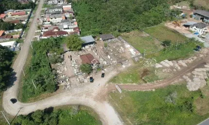 TERRENO À VENDA COM 1.040 M² AS MARGENS DA RODOVIA RIO/SANTOS POR R$ 1.940.000
