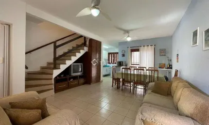 CASA EM VILLAGIO À VENDA 2 DORMITÓRIOS 3 BANHEIROS 2 VAGAS EM BERTIOGA/SP