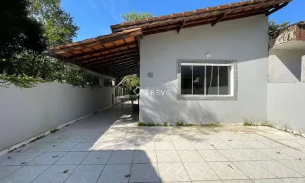 Casa em condomínio fechado para locação anual com 2 dorm/1 wc em bertioga/sp