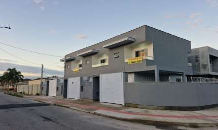 Sobrado de Esquina à Venda em Nova Palhoça – 2 Suítes, 95m² + Terreno Privativo