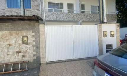 Excelente casa de 3 quartos com terraço em condominio na Est. do Cachamorra, Campo GrandeRJ
