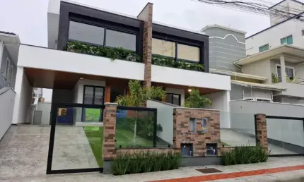 Sobrado a venda. no pagani. 123m2. 3 dormitorios. apenas 890 mil. palhoçasc
