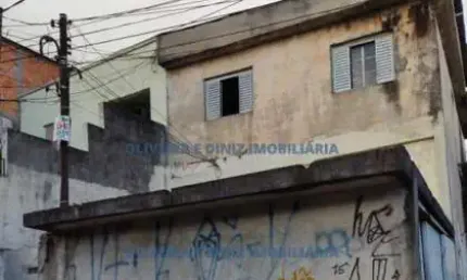 3 casas independentes no mesmo terreno Ótima Localização - 250m CPTM