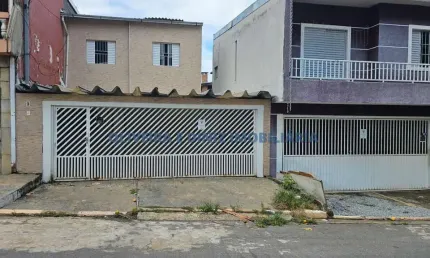 Sobrado no bairro Quitaúna, em Osasco, 174m², 4 quartos, sendo 1 suíte, 1 banheiro social, 3 vagas de garagem