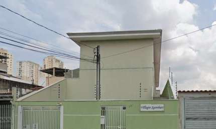 Sobrado em condomínio fechado, bairro Quitaúna, Osasco, 58m², 2 quartos, 1 banheiro, lavabo, cozinha, 2 vagas cobertas