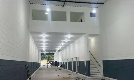 Galpão comercial na Vila Leopoldina, todo refornado, com mezanino, 640m² área útil, 8 banheitos, 4 copas