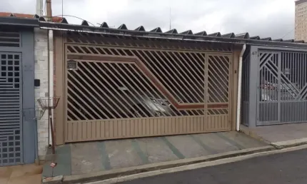 Excelente Casa Assobradada à Venda no Bairro Pestana, Osasco
