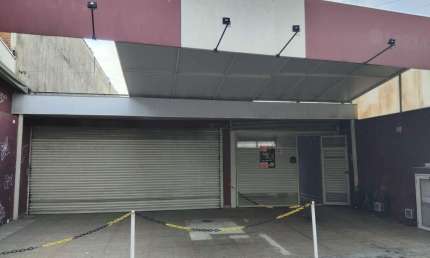Salão comercial para locação, no bairro Km 18, em Osasco, com 195m² muito bem distribuídos.