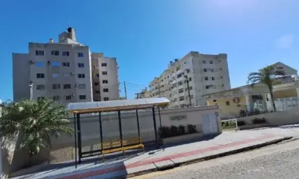 Apto. 2 Quartos/ Elevador/ Vaga Rotativa - Ponta de Baixo -São José-SC
