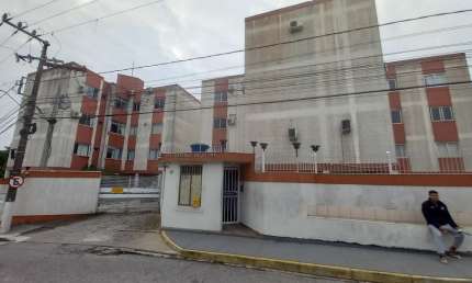 Apto. 2 Quartos/ Garagem Coberta/ São Luiz - São José-SC