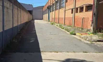 Galpão com 2.830 m² a/c ,com cabine primária, para locação em osasco