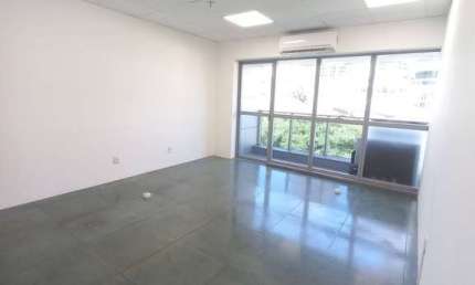 Sala Comercial Para Locação no Monte Carlo 18 do Forte