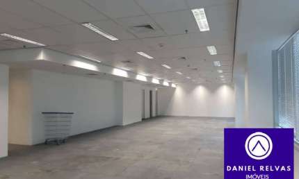 Meio Andar  Comercial Para Locação no West Towers, Alphaville