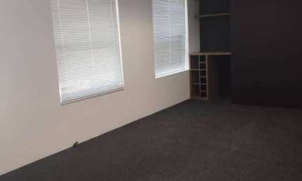 Sala Comercial de 126 m² Para Locação no Centro de Alphaville