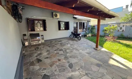Casa para Venda em Canoas, Moinhos de Vento, 3 dormitórios, 1 suíte, 2 banheiros, 3 vagas