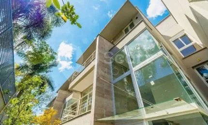 Seja surpreendido com essa pujante casa no Jd. Petrópolis!