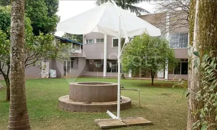 Excelente Casa à venda com 430m², 6 quartos e 4 vagas de garagem.