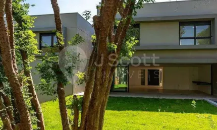 Casa de condomínio de alto padrão com vista para Hípica Santo Amaro.