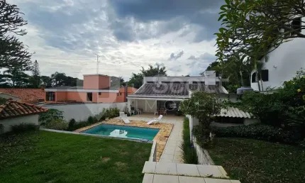 Excelente casa isolada a venda no bolsão de Interlagos