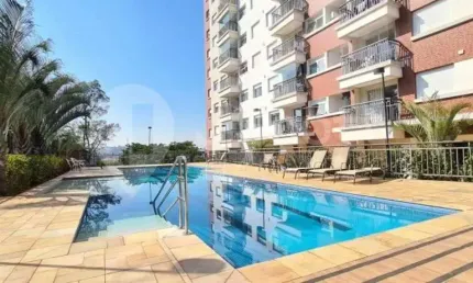 Belo apartamento todo reformado com muito bom gosto. São 3 dormitórios sendo 1 suíte rica em armário