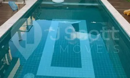 Belo sobrado em condomínio fechado na Grande São Paulo