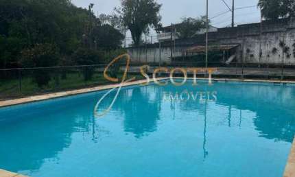 Casa com piscina e quadra a venda no Rio Grande - SBC