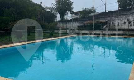 Casa com piscina e quadra a venda no Rio Grande - SBC