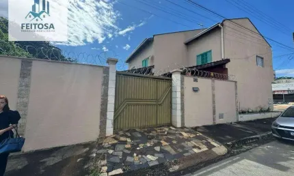 Sobrado com 5 dormitórios à venda, 343 m² por R$ 720.000,00 - Jardim Marques de Abreu - Goiânia/GO